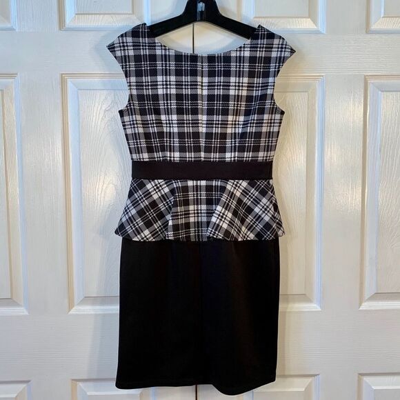 BLACK & WHITE SLEEVELESS DRESS w PEPLUM SIZE 8 - Picture 5 of 5